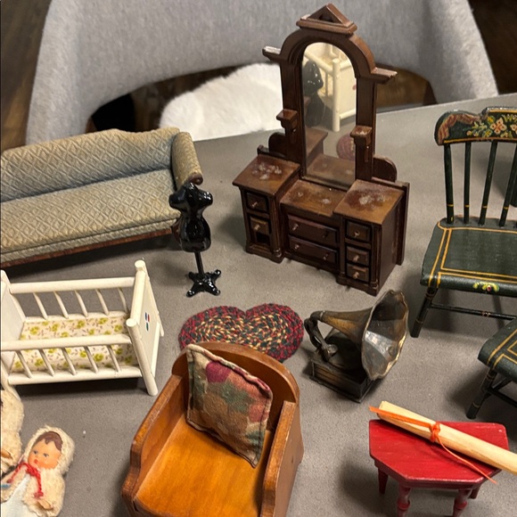 Vintage Dollhouse Furniture and Accessories Set - Picture 14 of 16